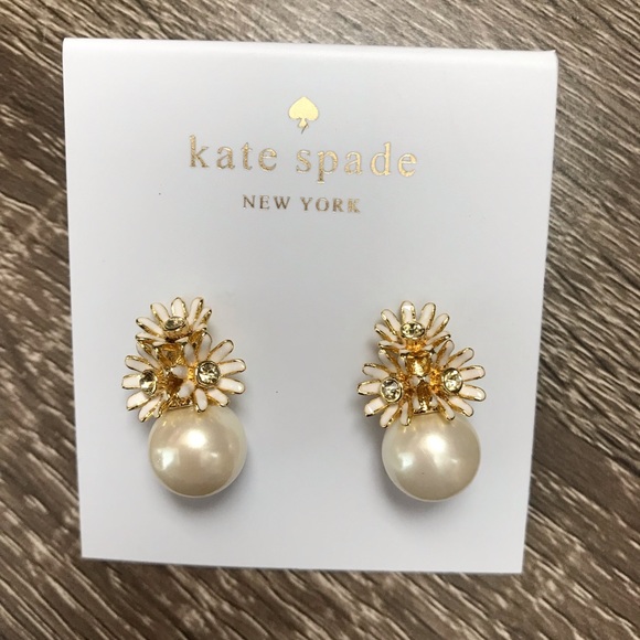kate spade Jewelry - NWOT Kate Spade Imitation Pearl Daisy Stud Earring